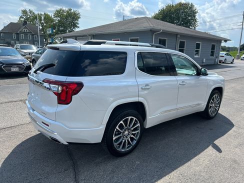Used 2023 GMC Acadia Denali w/ Denali Ultimate Package AWD/4WD image 5