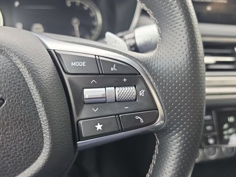 Used 2025 Genesis G70 2.5T RWD image 20