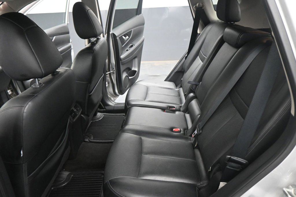 Used 2018 Nissan Rogue SL FWD image 16