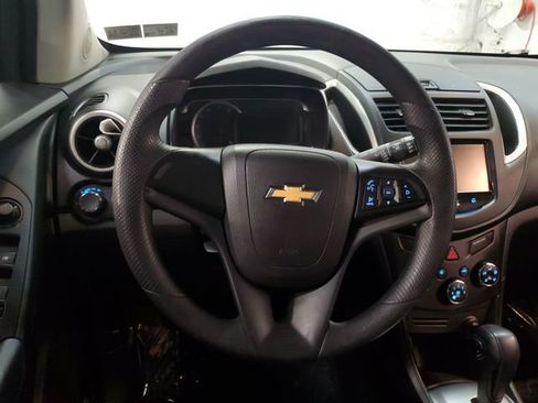 Used 2015 Chevrolet Trax LS AWD/4WD image 16
