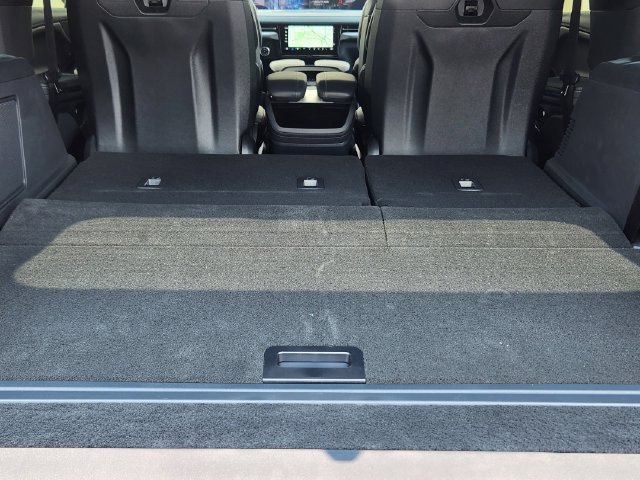 New 2027 Lincoln Navigator Reserve w/ Jet Appearance Package AWD/4WD image 16