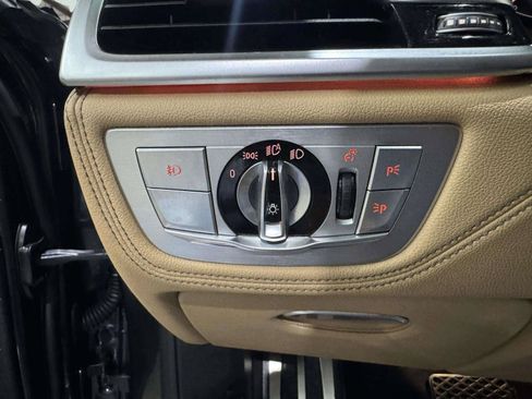 Used 2016 BMW 750i RWD image 39