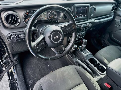 Used 2022 Jeep Wrangler Sport AWD/4WD image 10
