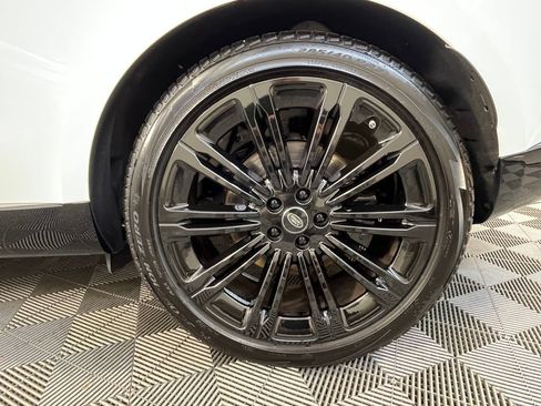 Used 2023 Land Rover Range Rover Long Wheelbase SE AWD/4WD image 18