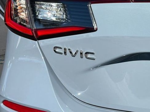 Used 2023 Honda Civic Sport image 12