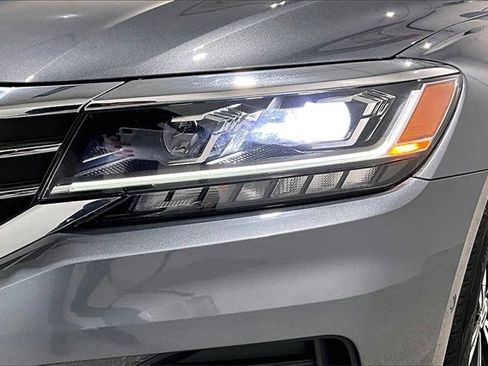 Used 2020 Volkswagen Passat 2.0T SEL image 33