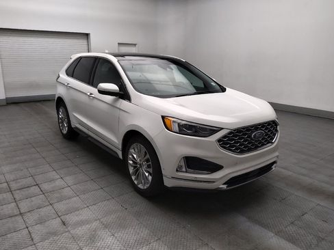 Used 2020 Ford Edge Titanium w/ Equipment Group 301A FWD image 13