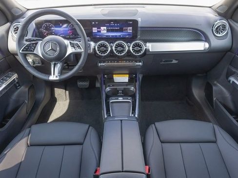 Certified 2025 Mercedes-Benz GLB 250 image 21