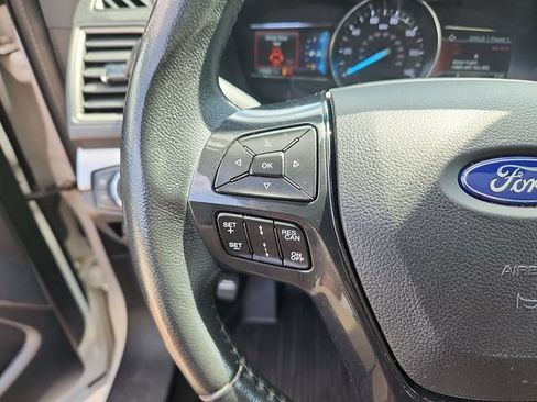 Used 2019 Ford Explorer XLT w/ Equipment Group 202A AWD/4WD image 21