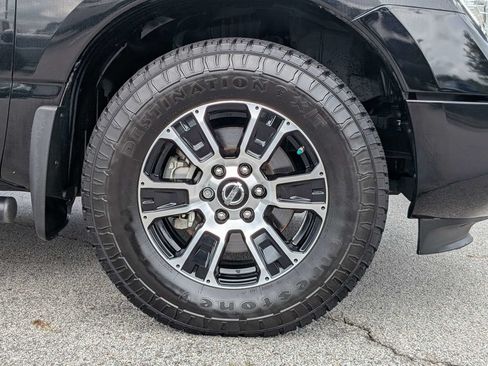 Used 2022 Nissan Titan SV w/ SV Convenience Package RWD image 10