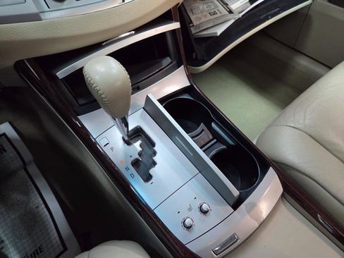 Used 2010 Toyota Avalon XLS image 21