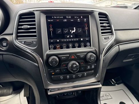 Used 2018 Jeep Grand Cherokee Limited AWD/4WD image 34