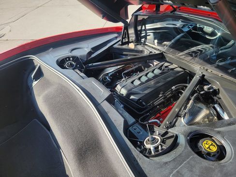 Used 2021 Chevrolet Corvette Stingray Coupe w/ Z51 Performance Package RWD image 18