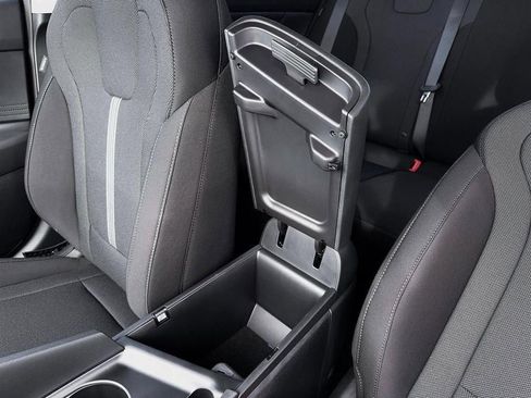 New 2026 Hyundai Elantra SE FWD image 18
