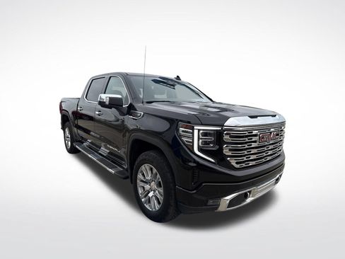 Used 2023 GMC Sierra 1500 Denali w/ Technology Package AWD/4WD image 3