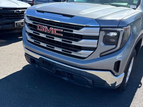 Used 2023 GMC Sierra 1500 SLE AWD/4WD image 2