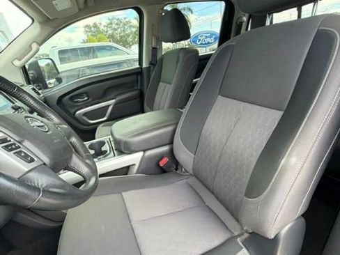 Used 2023 Nissan Titan SV w/ SV Convenience Package AWD/4WD image 9