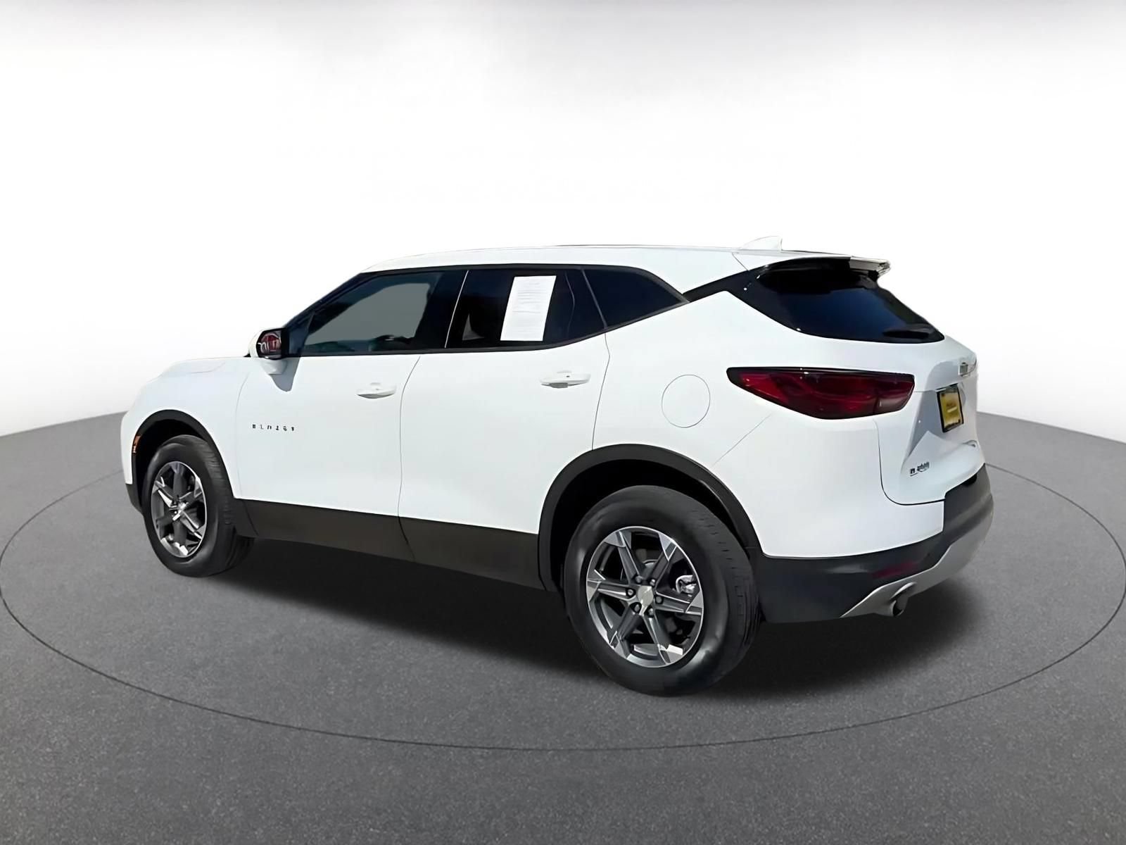 Used 2026 Chevrolet Blazer LT FWD image 9