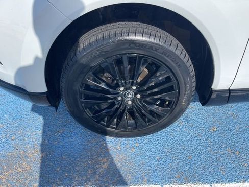 Used 2024 Toyota Venza Nightshade AWD/4WD image 3