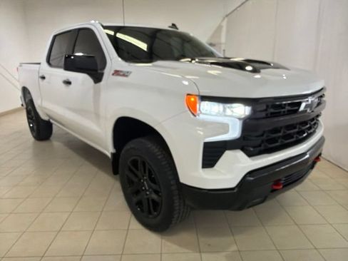 Used 2025 Chevrolet Silverado 1500 LT Trail Boss w/ Convenience Package II AWD/4WD image 8