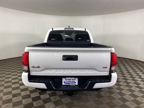 Used 2022 Toyota Tacoma SR image 7
