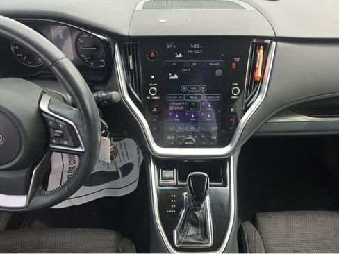 Used 2022 Subaru Outback Premium image 15