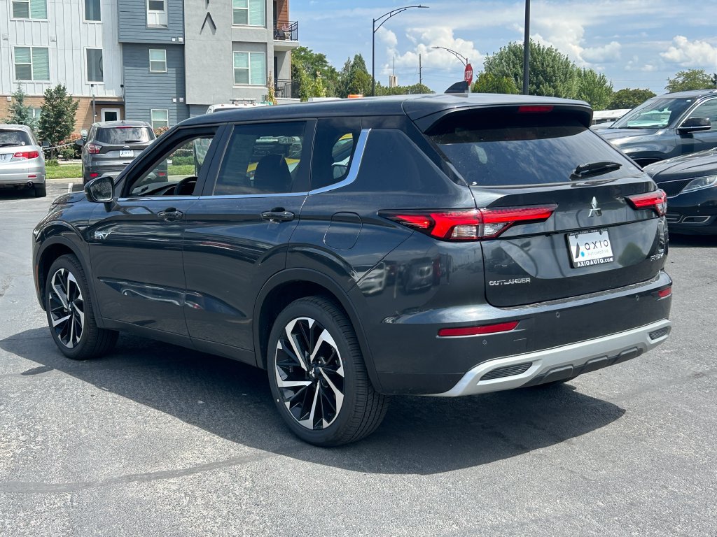Used 2025 Mitsubishi Outlander 4WD Plug-In Hybrid image 7