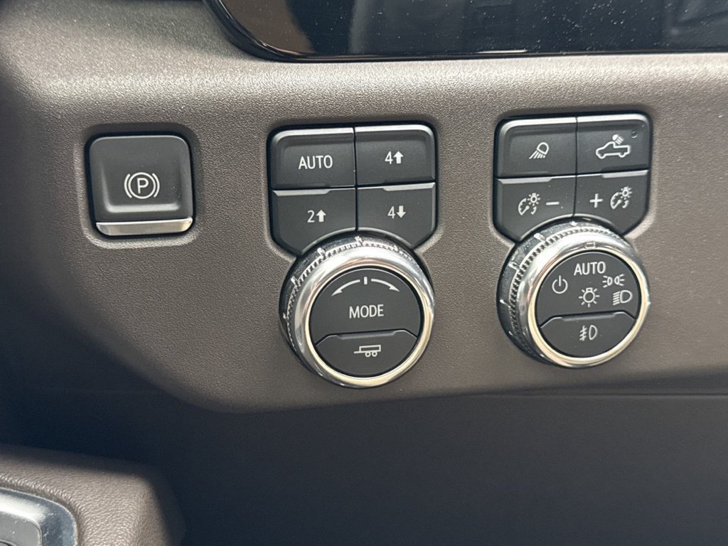 Used 2024 GMC Sierra 1500 SLT AWD/4WD image 15