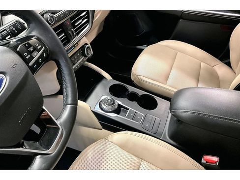 Used 2021 Ford Escape SEL image 18