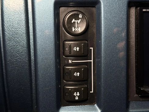 Used 2005 HUMMER H2 w/ Preferred Equipment Group AWD/4WD image 34