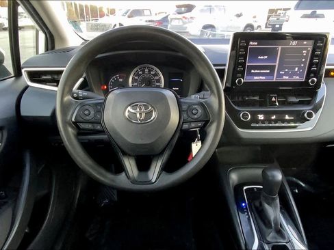 Used 2020 Toyota Corolla LE image 5