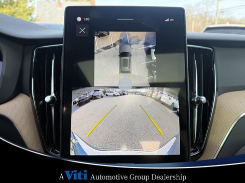 Used 2026 Volvo XC60 B5 Plus w/ Protection Package Premier image 17
