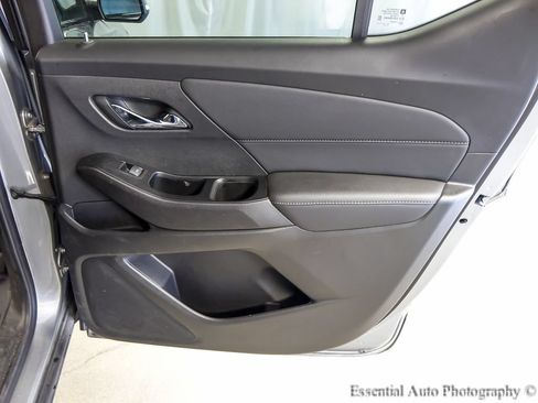 Used 2023 Chevrolet Traverse LT FWD image 24