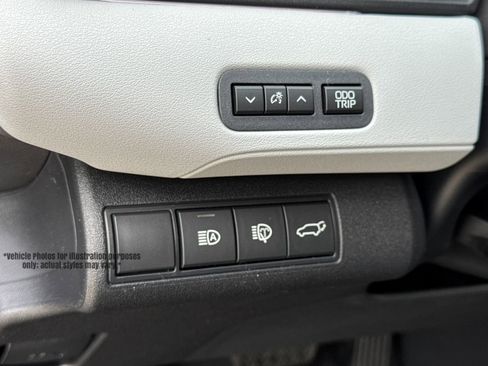 New 2026 Subaru Solterra Premium image 17