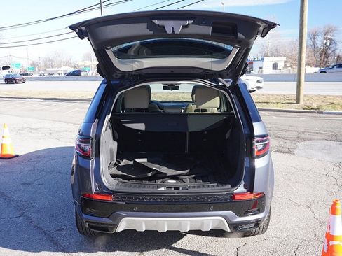 Used 2024 Land Rover Discovery Sport S image 23