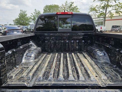 Used 2022 Nissan Frontier SV RWD image 26