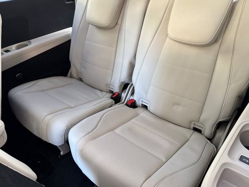 New 2026 Mercedes-Benz GLS 450 4MATIC image 37