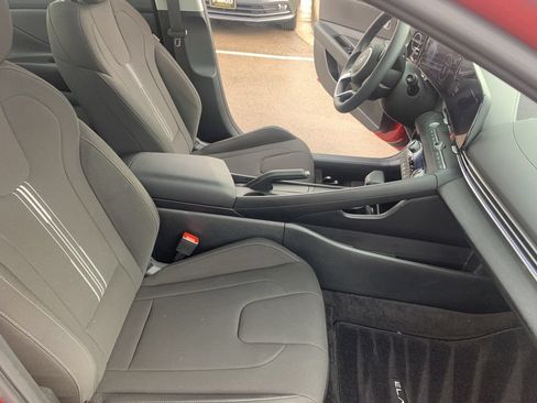 Certified 2024 Hyundai Elantra SEL FWD image 13