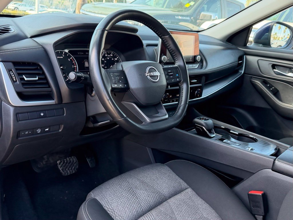 Certified 2025 Nissan Rogue SV FWD image 19