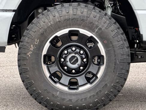 New 2026 Ford F250 Platinum w/ Tremor Off-Road Package image 26