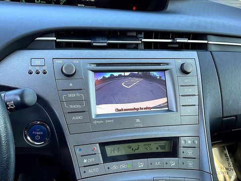 Used 2014 Toyota Prius Four image 12