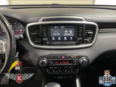 Used 2019 Kia Sorento S image 17