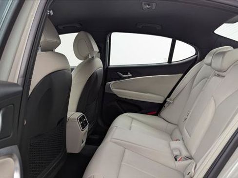 Used 2025 Genesis G70 2.5T RWD image 17