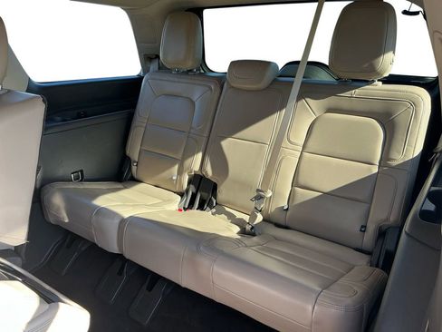 Used 2022 Lincoln Navigator Reserve image 21