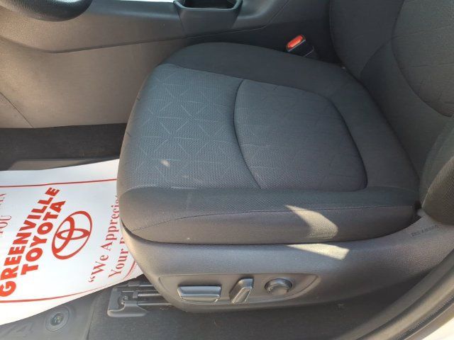 Used 2023 Toyota RAV4 XLE AWD/4WD image 13