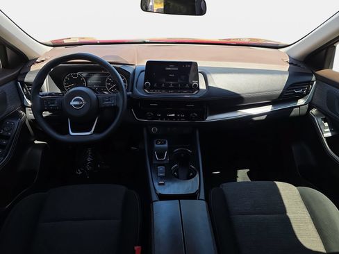 Used 2023 Nissan Rogue SV FWD image 9