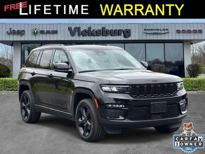 Used 2023 Jeep Grand Cherokee Limited w/ Black Appearance Package