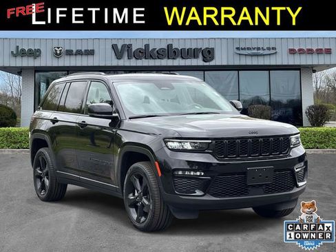 Used 2023 Jeep Grand Cherokee Limited w/ Black Appearance Package AWD/4WD image 1