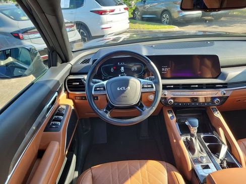Used 2025 Kia Telluride AWD image 13