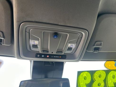 Used 2023 Chevrolet Silverado 1500 Custom image 18